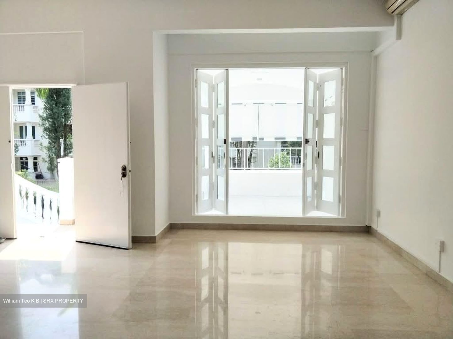 Swiss View (D11), Terrace #576307111